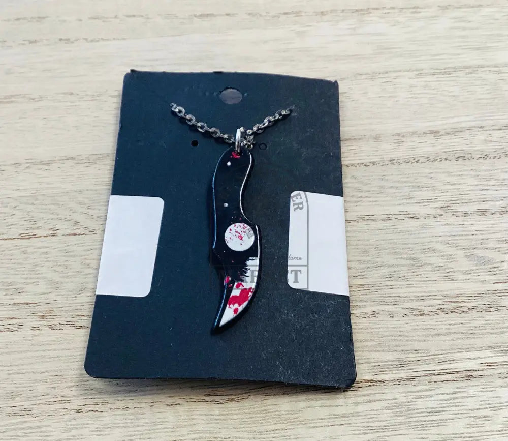 SD2/Necklace - Black switchblade